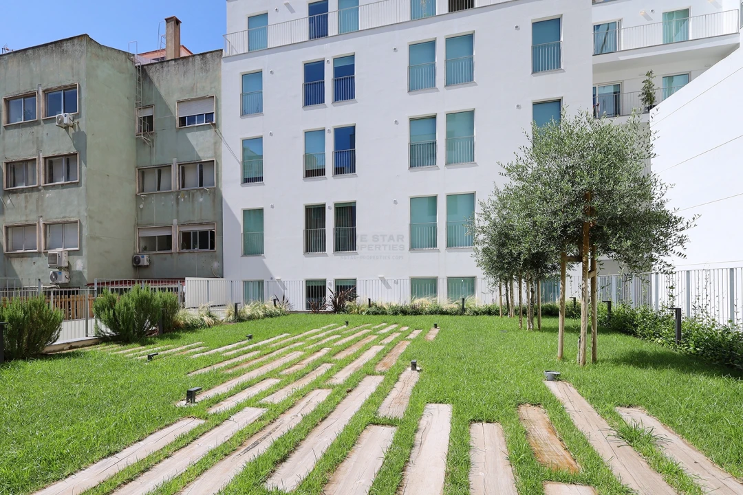 Apartamento T0 para Venda em Santo António Foto 18