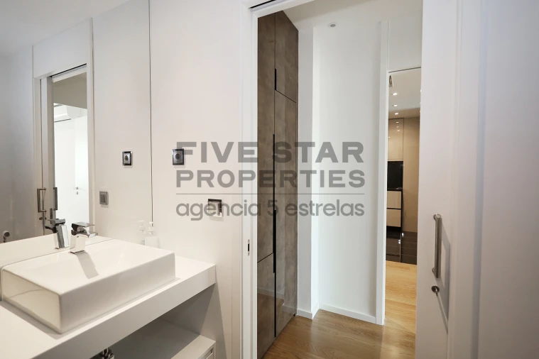 Apartamento T1 para Arrendamento em Avenidas Novas Foto 23