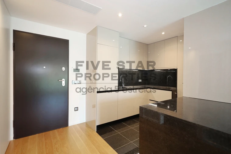 Apartamento T1 para Arrendamento em Avenidas Novas Foto 6