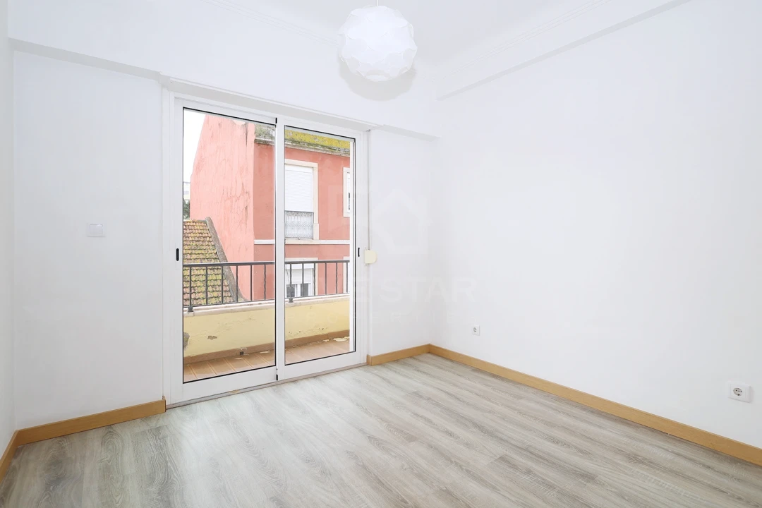 Apartamento T2 para Venda em São Vicente Foto 17