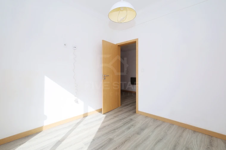 Apartamento T2 para Venda em São Vicente Foto 24