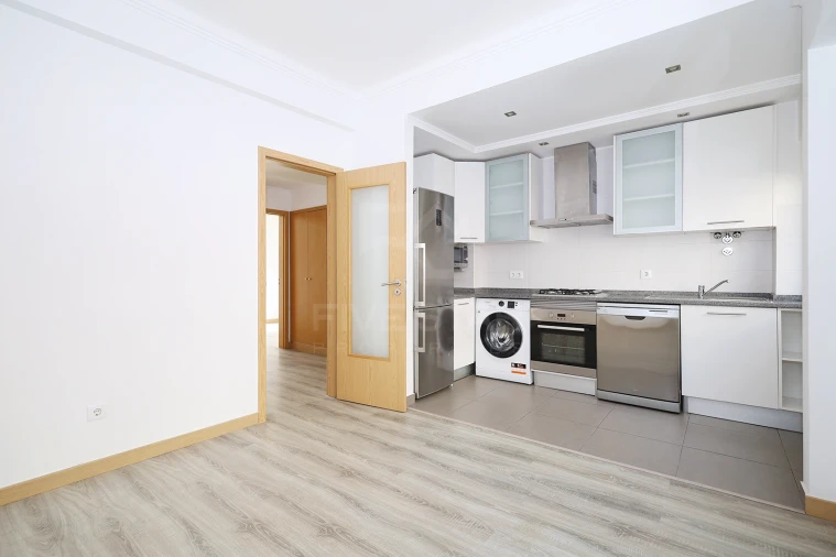 Apartamento T2 para Venda em São Vicente Foto 1