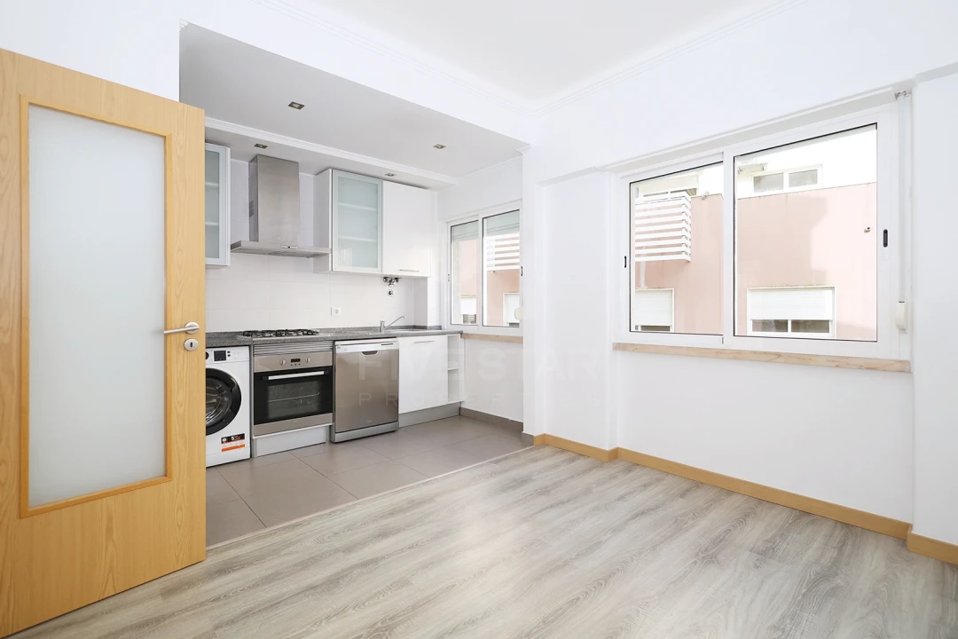 Apartamento T2 para Venda em São Vicente Foto 9