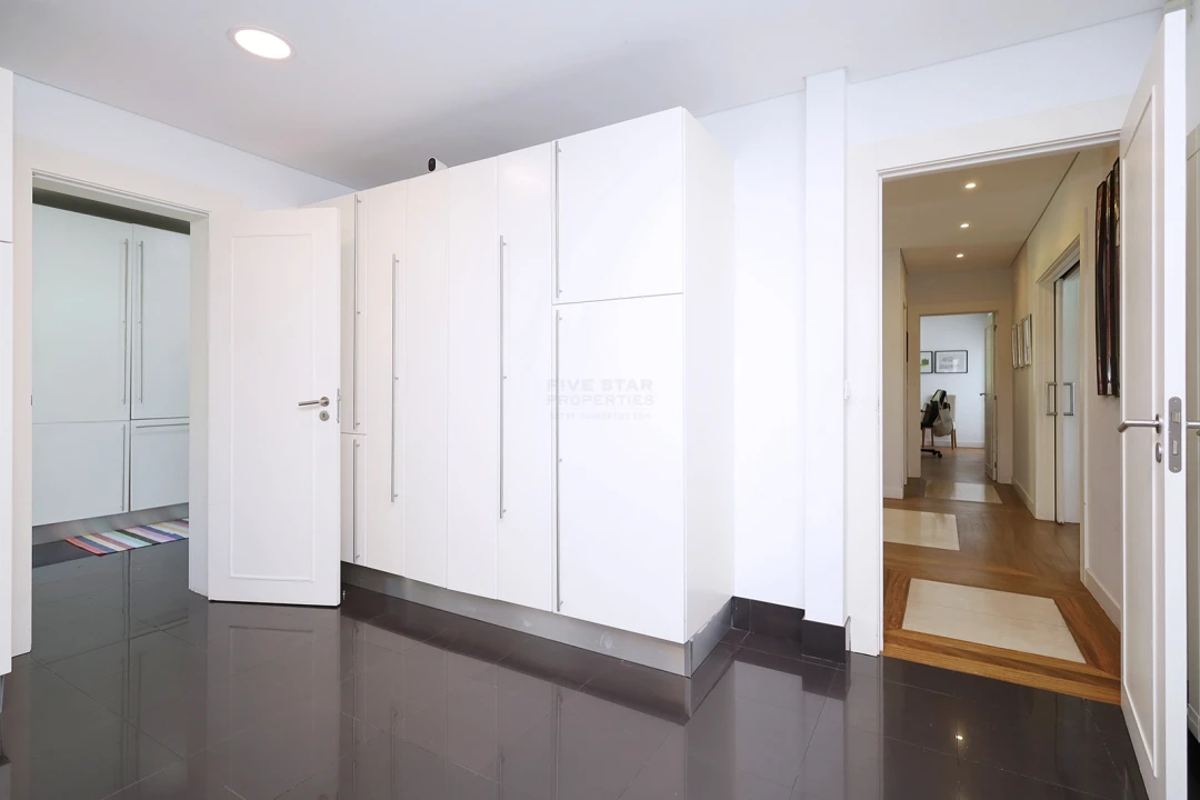 Moradia T6 para Venda em Queluz e Belas Foto 16