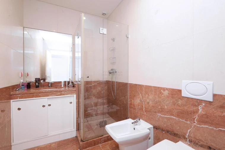 Moradia T6 para Venda em Queluz e Belas Foto 30