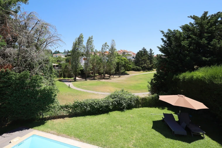 Moradia T6 para Venda em Queluz e Belas Foto 36