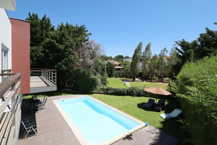 Moradia T6 para Venda em Queluz e Belas Foto 48