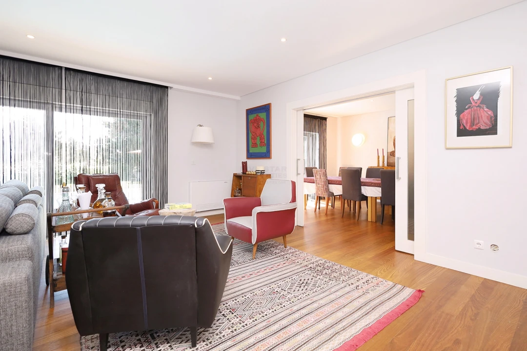 Moradia T6 para Venda em Queluz e Belas Foto 8