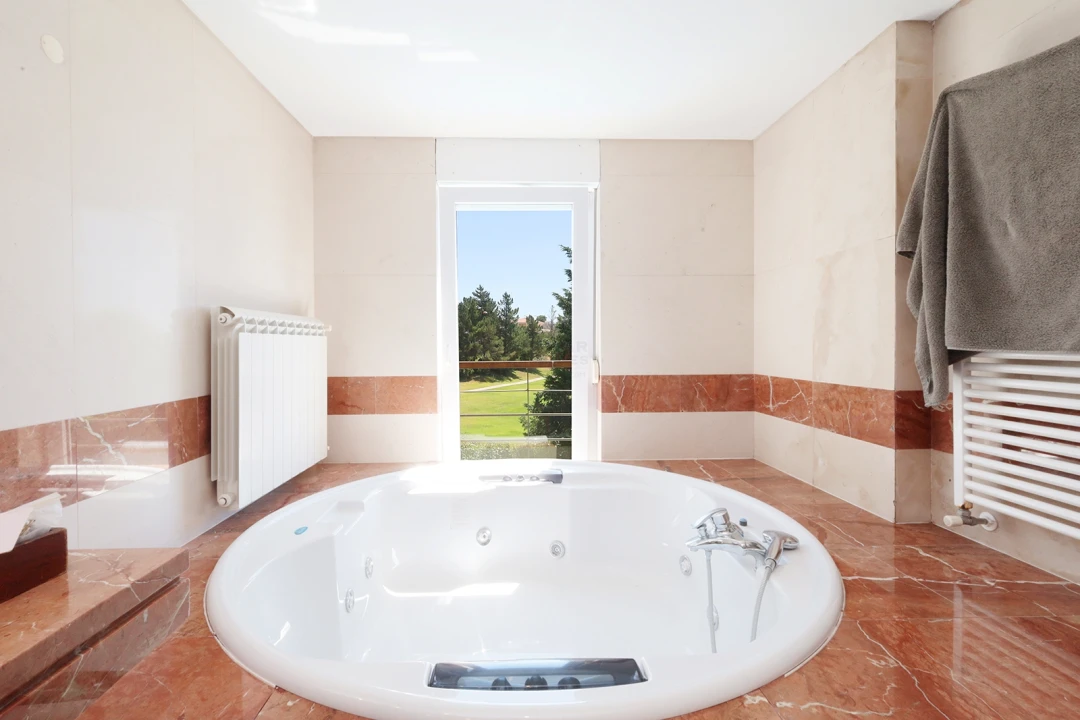 Moradia T6 para Venda em Queluz e Belas Foto 40