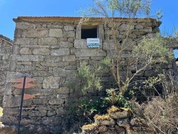 Moradia T1 para Venda em Castro Laboreiro e Lamas de Mouro