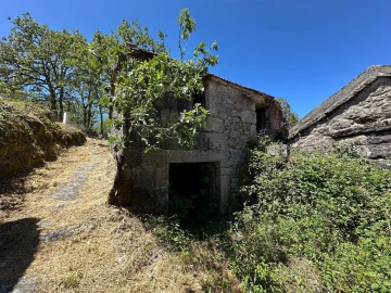 Moradia T1 para Venda em Castro Laboreiro e Lamas de Mouro