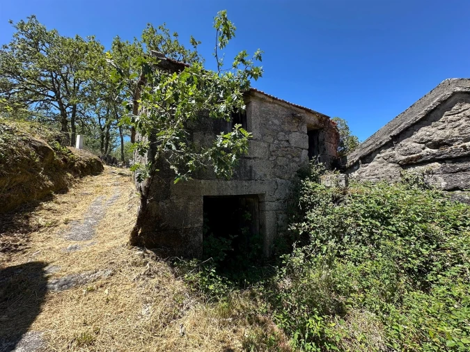 Moradia T1 para Venda em Castro Laboreiro e Lamas de Mouro Foto 5