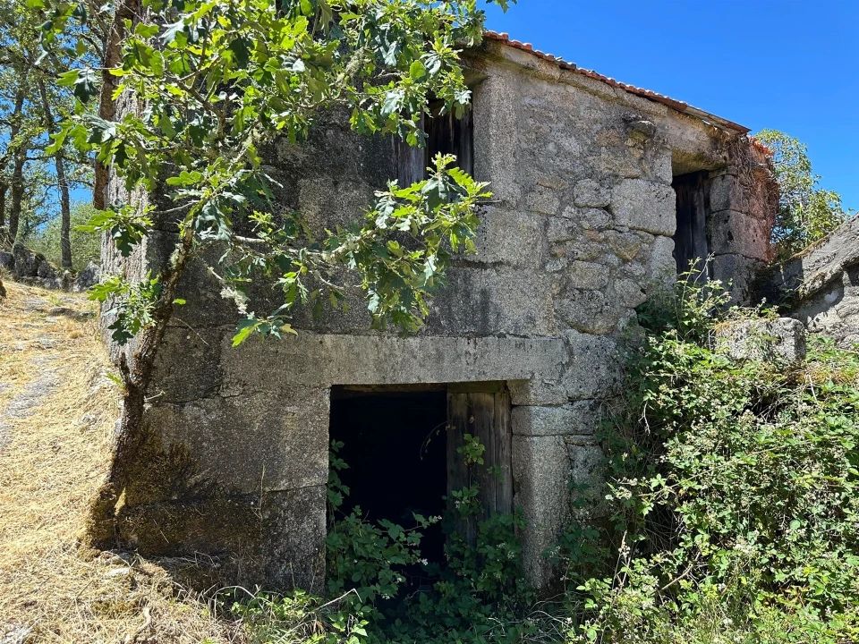 Moradia T1 para Venda em Castro Laboreiro e Lamas de Mouro Foto 6