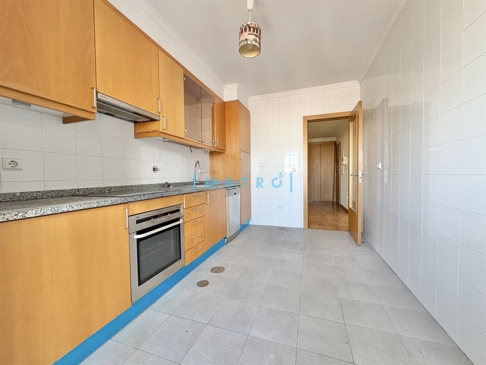 Apartamento T2 para Arrendamento em Lordelo do Ouro e Massarelos Foto 6