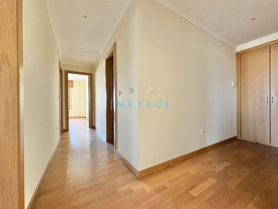 Apartamento T2 para Arrendamento em Lordelo do Ouro e Massarelos Foto 7