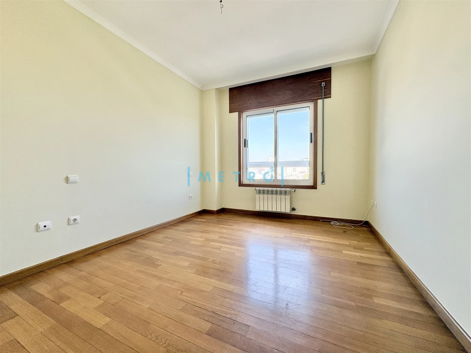 Apartamento T2 para Arrendamento em Lordelo do Ouro e Massarelos Foto 12