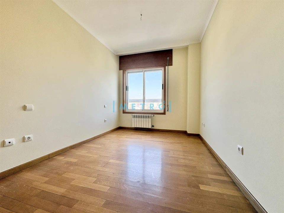 Apartamento T2 para Arrendamento em Lordelo do Ouro e Massarelos Foto 10