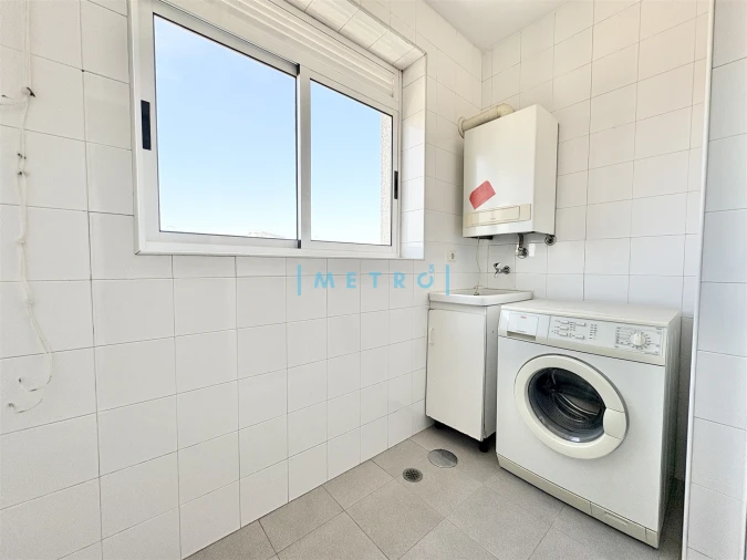 Apartamento T2 para Arrendamento em Lordelo do Ouro e Massarelos Foto 8