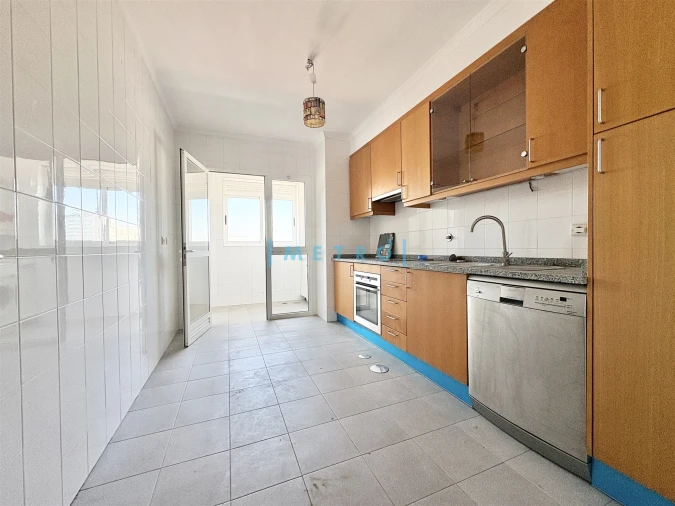 Apartamento T2 para Arrendamento em Lordelo do Ouro e Massarelos Foto 5