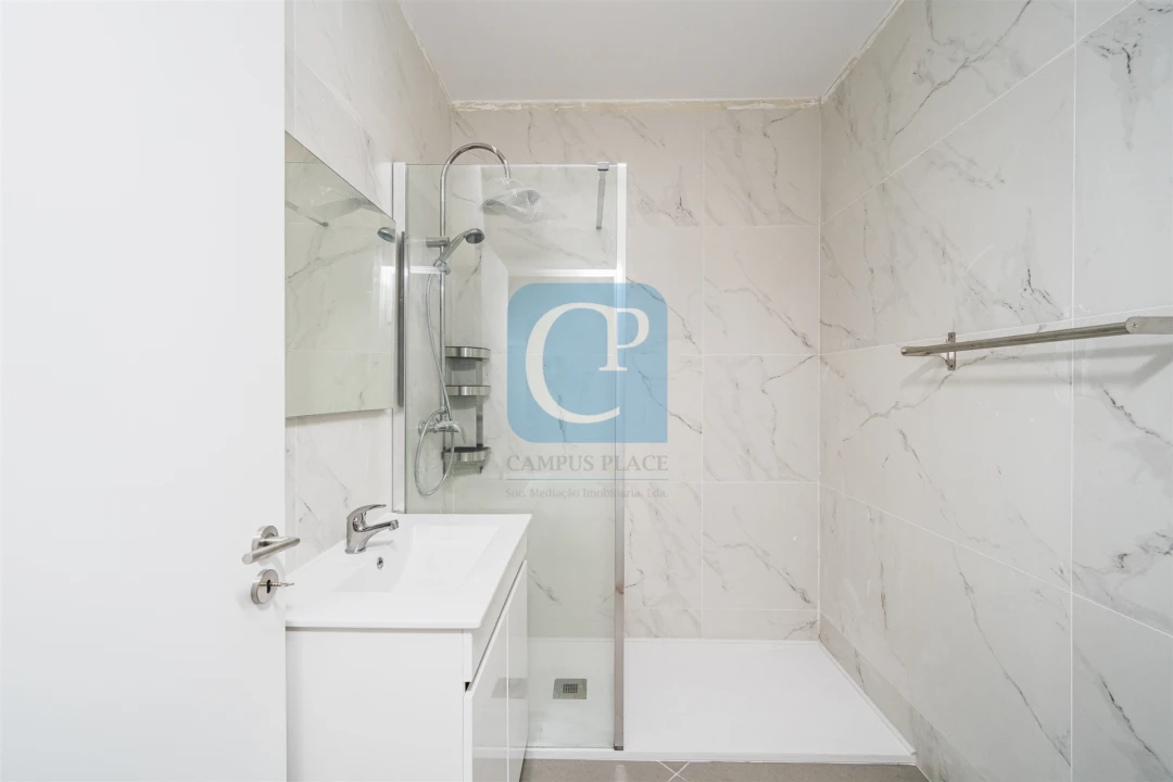 Prédio para Venda em São Mamede de Infesta e Senhora da Hora Foto 12