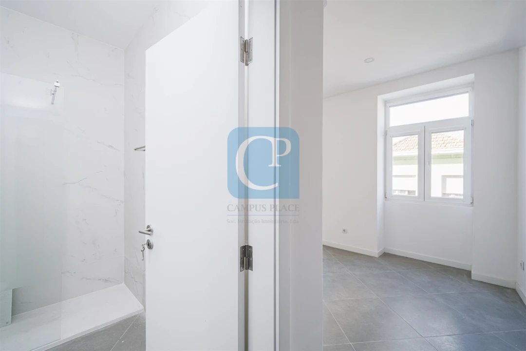 Prédio para Venda em São Mamede de Infesta e Senhora da Hora Foto 24