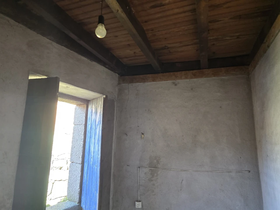 Moradia T3 para Venda em Silgueiros Foto 14