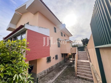 Moradia T8 para Venda em Oeiras e São Julião da Barra, Paço de Arcos e Caxias
