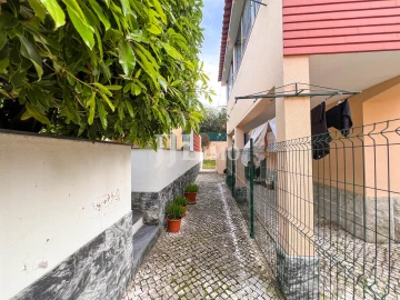 Moradia T8 para Venda em Oeiras e São Julião da Barra, Paço de Arcos e Caxias