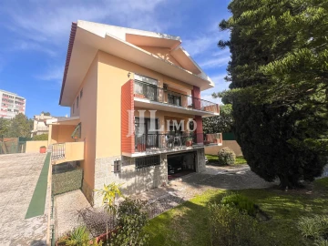 Moradia T8 para Venda em Oeiras e São Julião da Barra, Paço de Arcos e Caxias