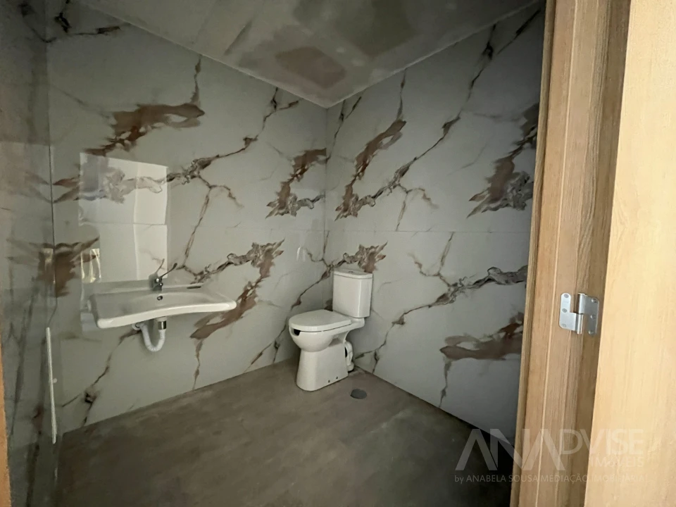 Loja para Arrendamento em Viseu Foto 7