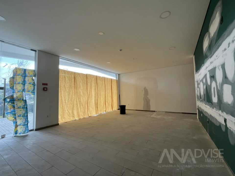 Loja para Arrendamento em Viseu Foto 2