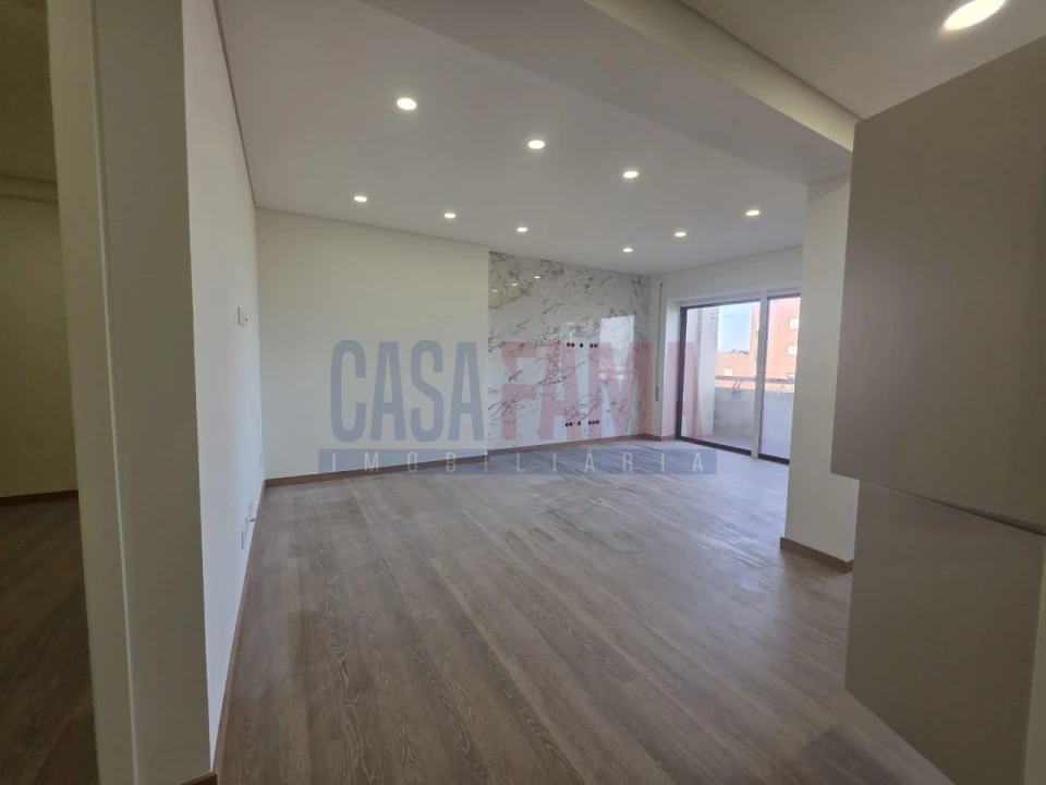 Apartamento T2 para Venda em Santa Marinha e São Pedro da Afurada Foto 3
