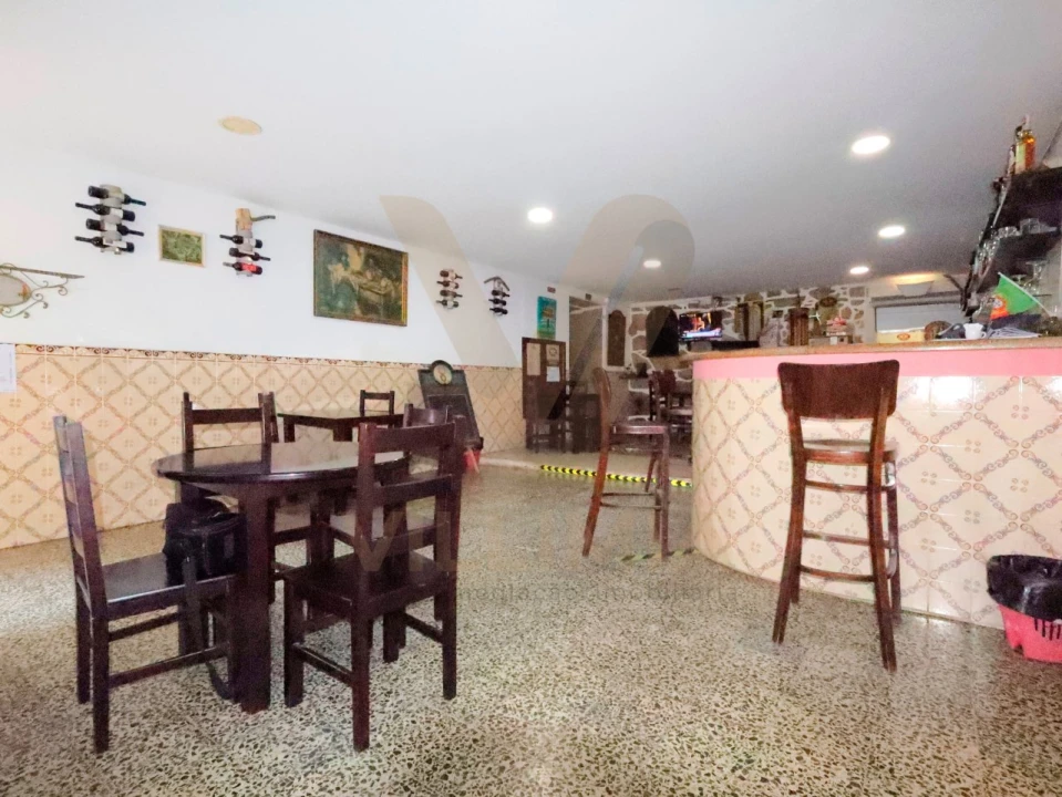 Moradia T4 para Venda em Arcozelo Foto 11