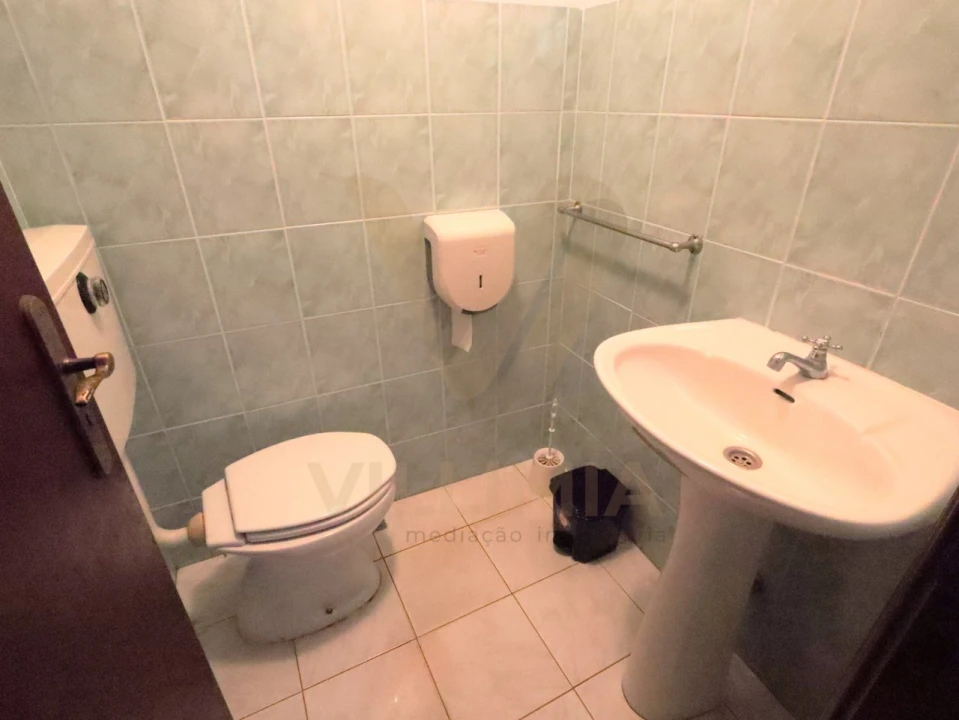 Moradia T4 para Venda em Arcozelo Foto 19