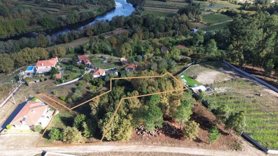 Terreno para Venda em Gemieira Foto 1