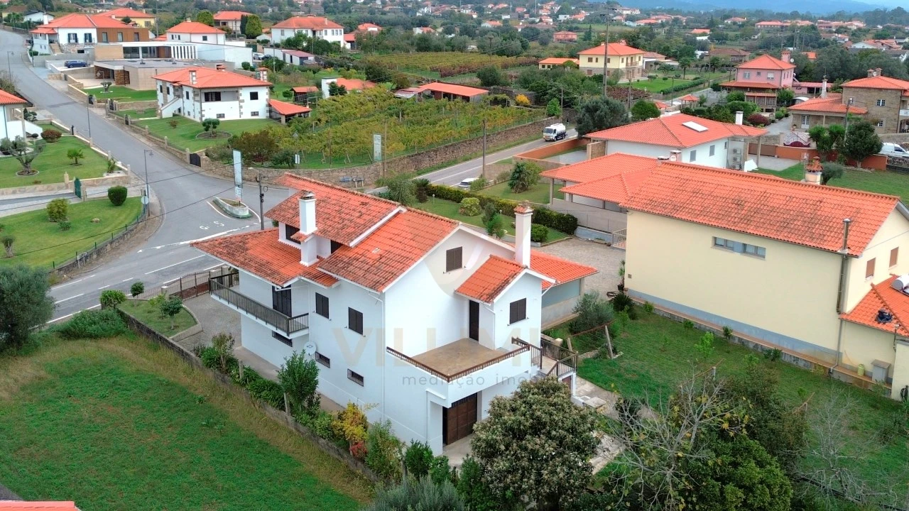 Moradia T5 para Venda em Fontão Foto 3