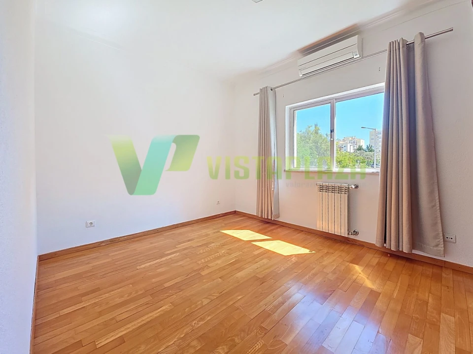 Moradia T4 para Venda em Portimão Foto 32