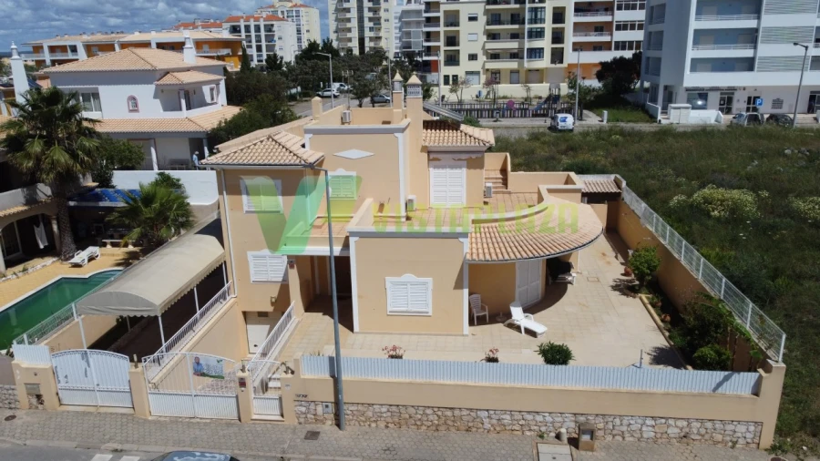 Moradia T4 para Venda em Portimão Foto 2