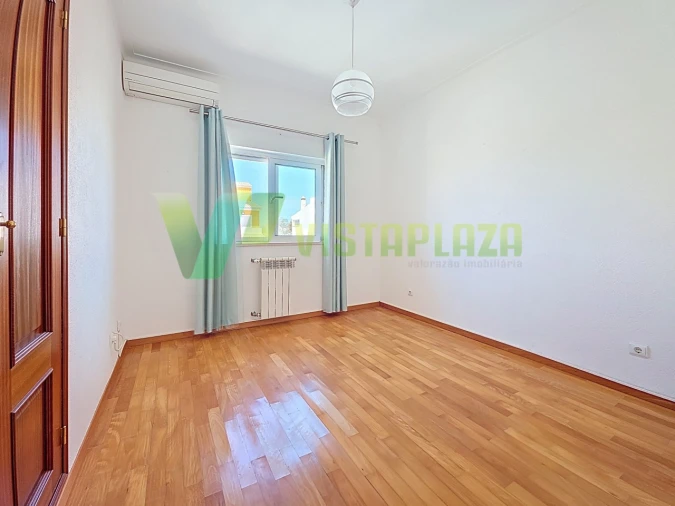 Moradia T4 para Venda em Portimão Foto 35