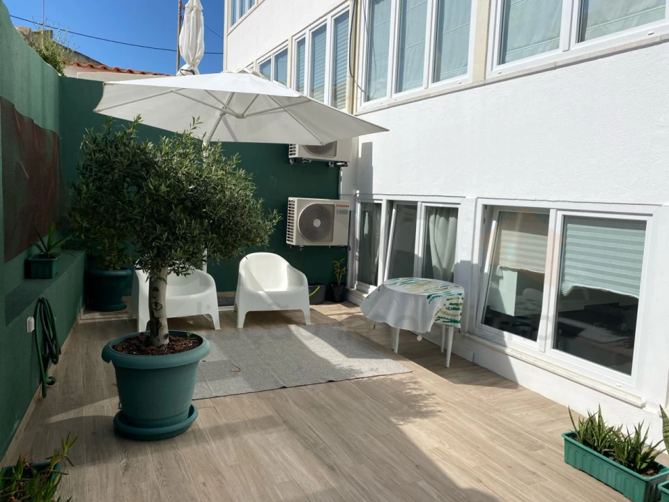Apartamento T2 para Venda em Carcavelos e Parede Foto 2