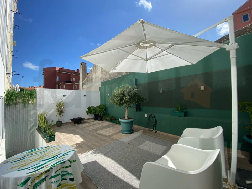 Apartamento T2 para Venda em Carcavelos e Parede Foto 3