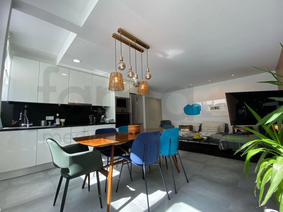 Apartamento T2 para Venda em Carcavelos e Parede Foto 6