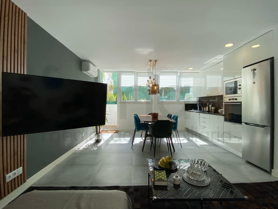 Apartamento T2 para Venda em Carcavelos e Parede Foto 10