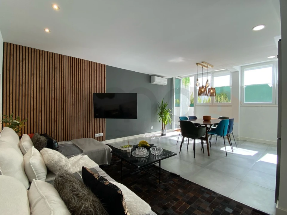 Apartamento T2 para Venda em Carcavelos e Parede Foto 11