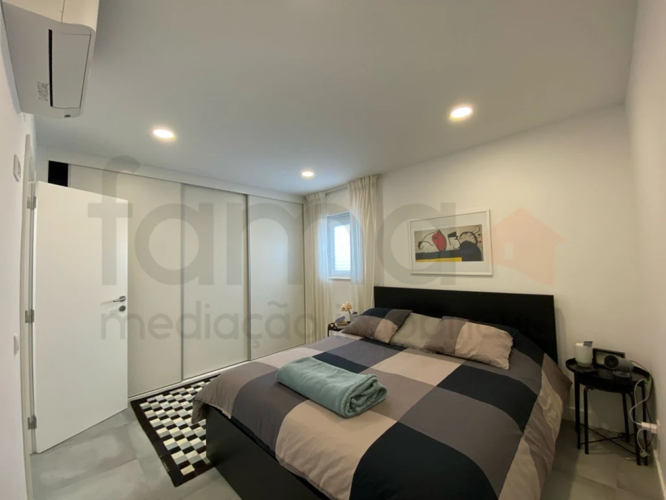 Apartamento T2 para Venda em Carcavelos e Parede Foto 13