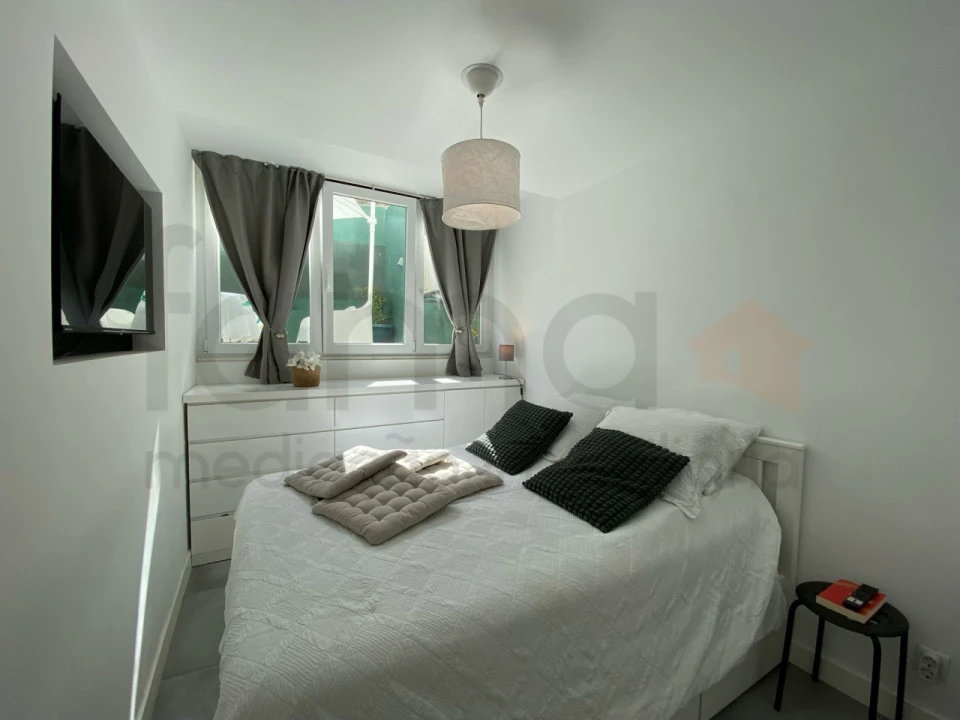 Apartamento T2 para Venda em Carcavelos e Parede Foto 20