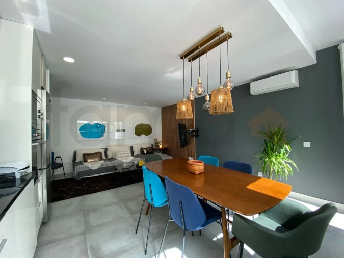 Apartamento T2 para Venda em Carcavelos e Parede Foto 8