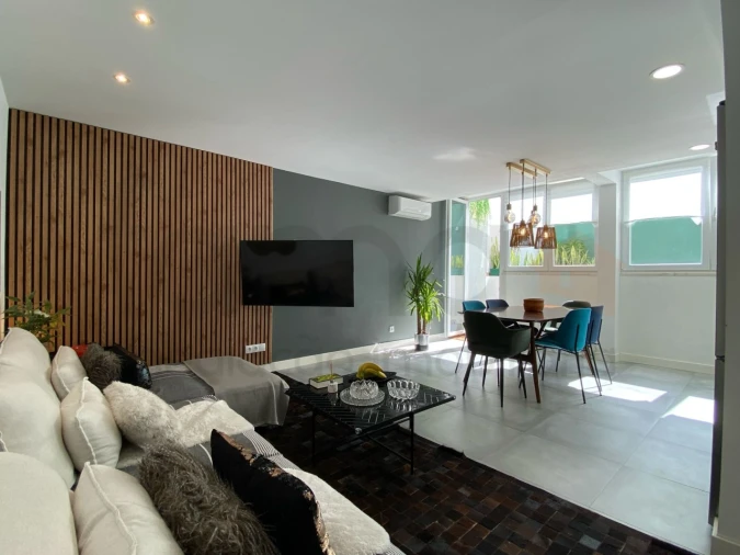 Apartamento T2 para Venda em Carcavelos e Parede Foto 11