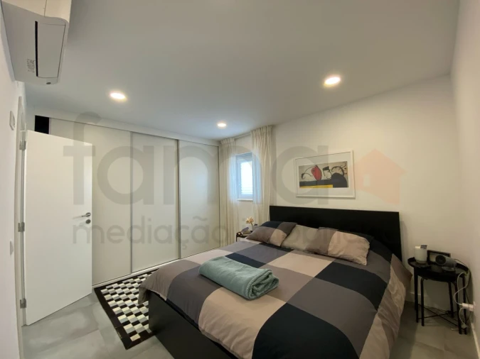 Apartamento T2 para Venda em Carcavelos e Parede Foto 13