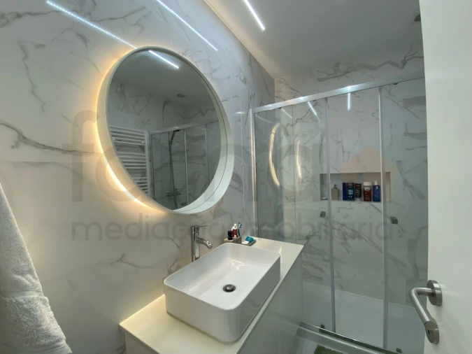 Apartamento T2 para Venda em Carcavelos e Parede Foto 14